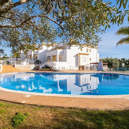 Daisy 2 Bedroom Апартаменти