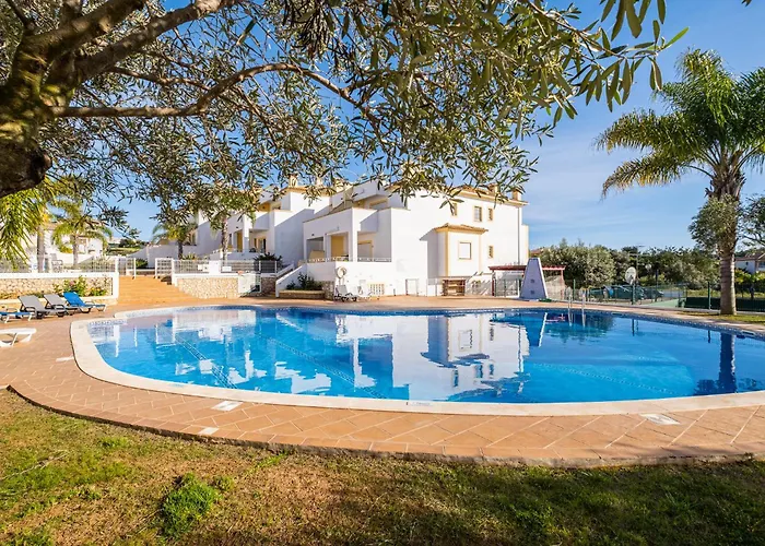 Daisy 2 Bedroom דירה